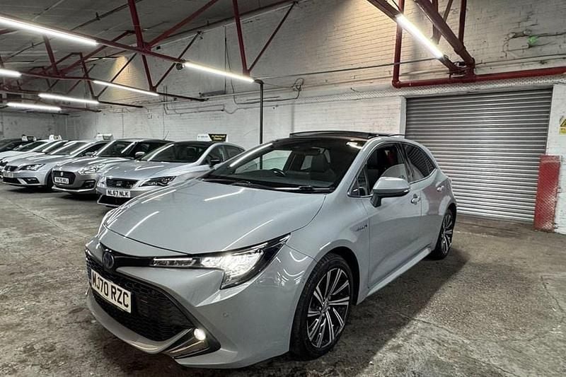 Used Toyota Corolla Design 122 HP (89 kW) 2021 Grey Hatchback
