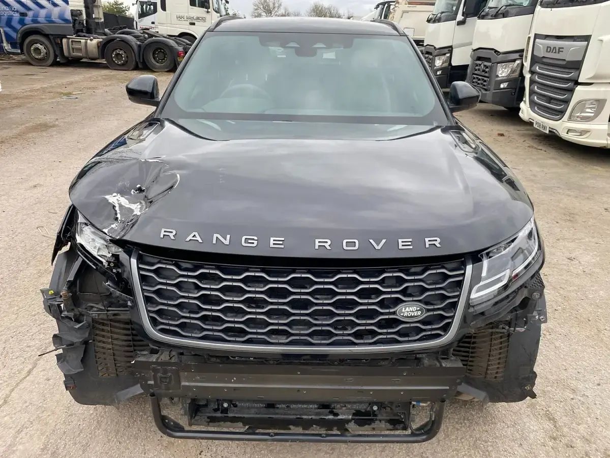 Used Land Rover Range Rover Velar R-Dynamic 250 HP (183 kW) 2021 Black SUV