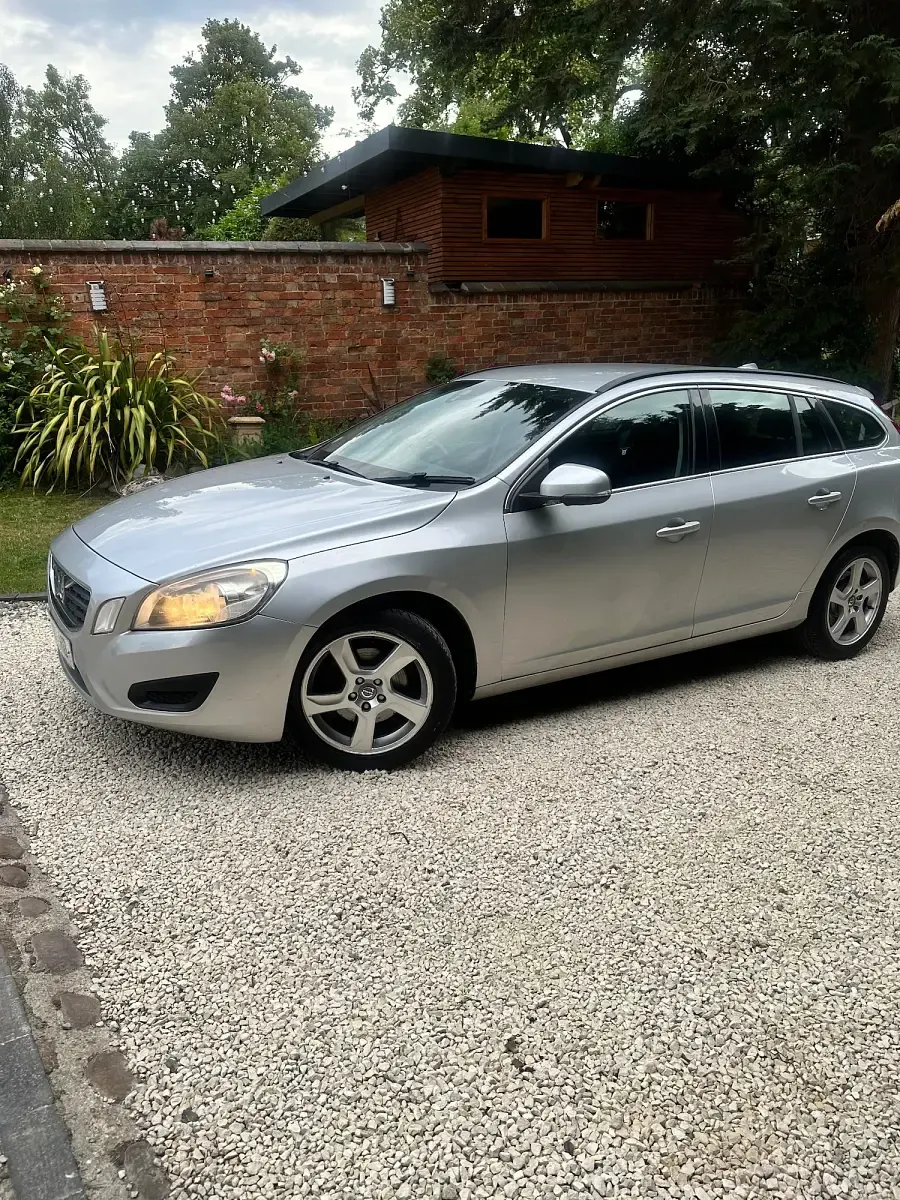 Used Volvo V60 SE 163 HP (119 kW) 2011 Silver Estate