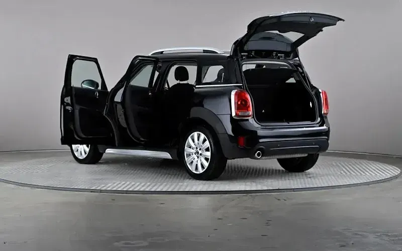 Used Mini Cooper Countryman Classic 136 HP (100 kW) 2019 Black SUV