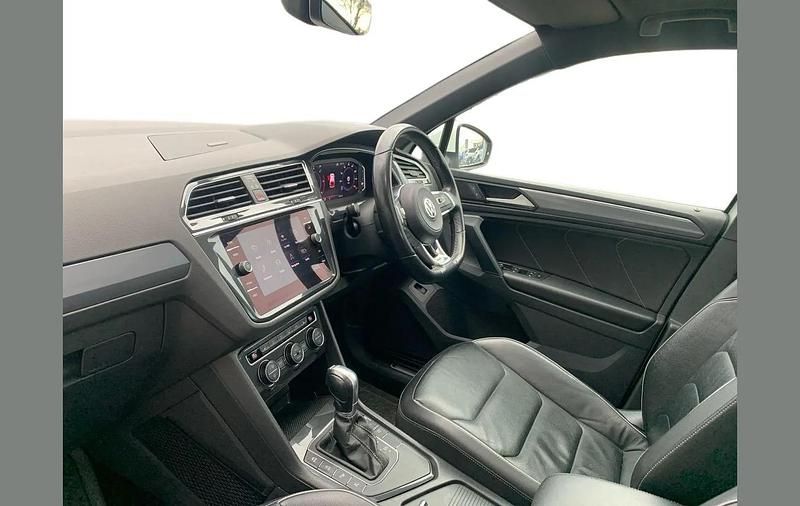 Used VW Tiguan R-line 150 HP (110 kW) 2019 White SUV