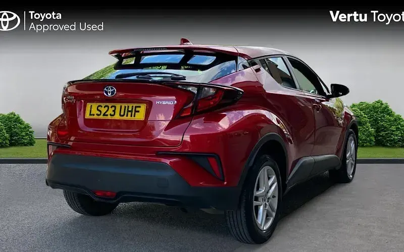Used Toyota C-HR 122 HP (89 kW) 2023 Red SUV