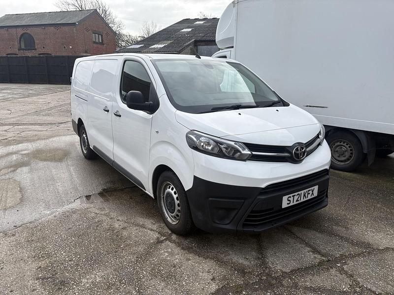 Used Toyota Proace 120 HP (88 kW) 2021 White MPV