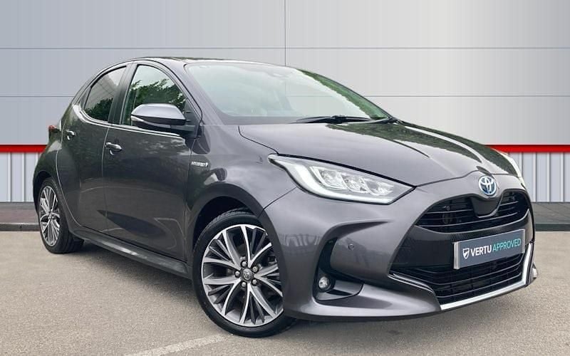 Used 2024 Toyota Yaris Hybrid Hatchback | £14,975 (Good price) - Image 1/4