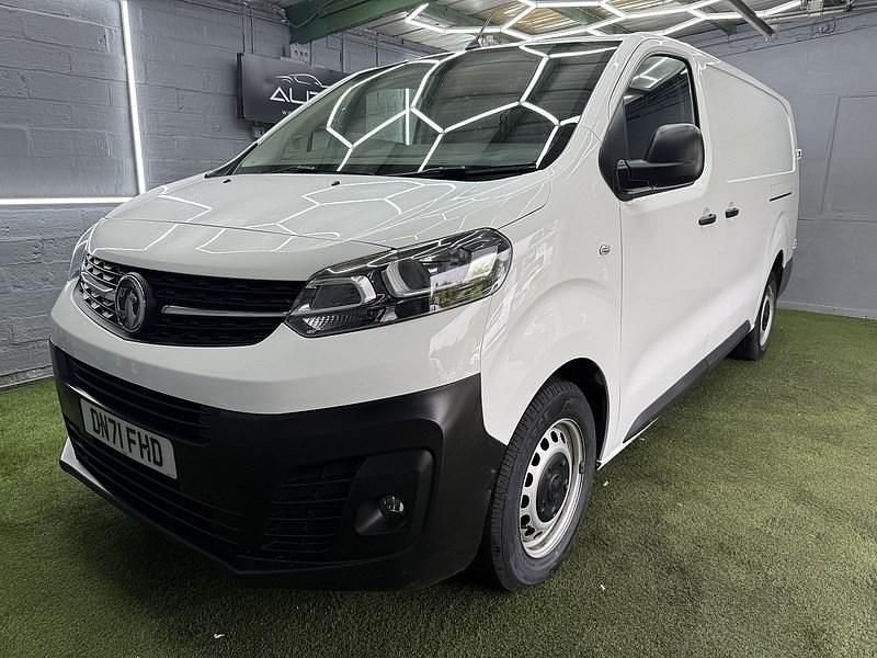 White Used 2021 Vauxhall Vivaro S Van | £9,459 (Good price) - Image 1/4