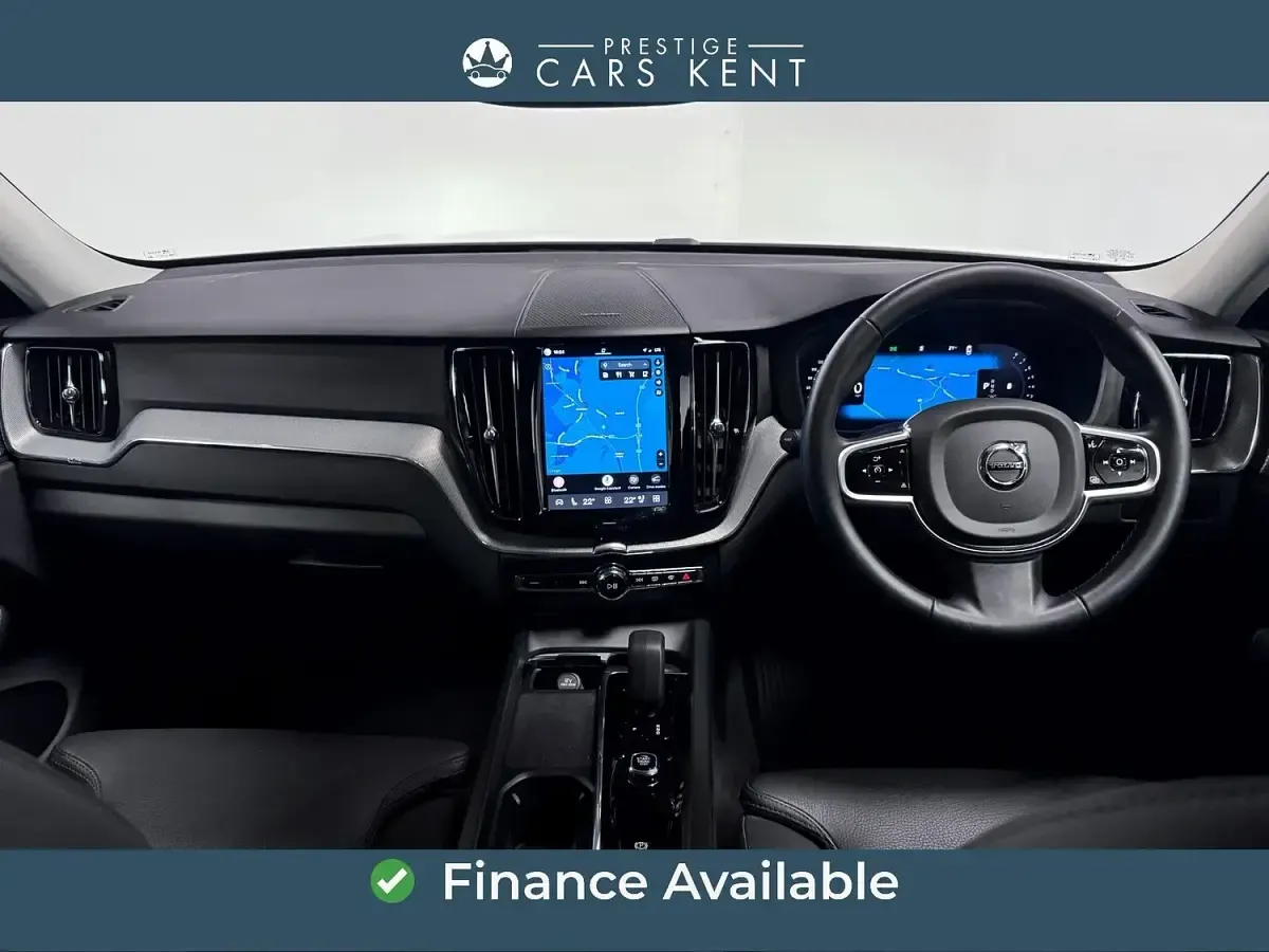 Used Volvo XC60 Plus 250 HP (183 kW) 2024 White SUV