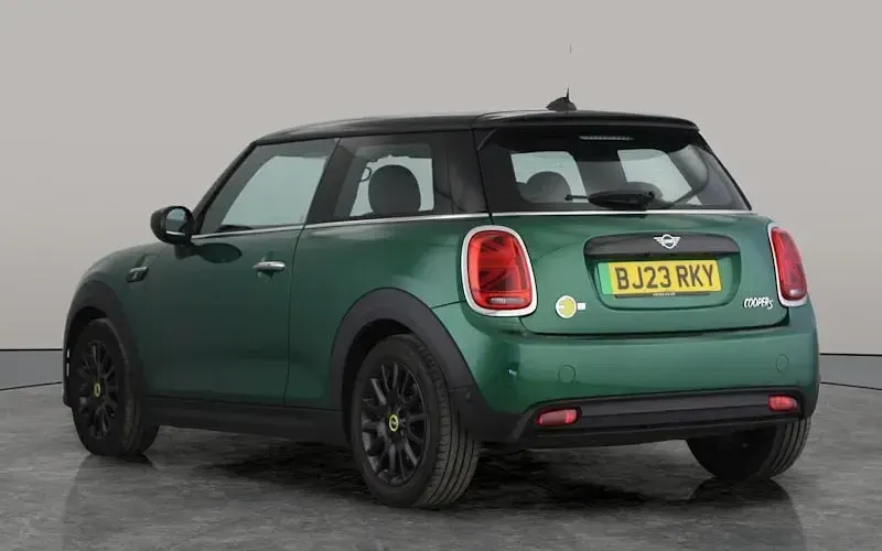 Used Mini Cooper Level 2 135 kW (184 HP) 2023 Green Hatchback