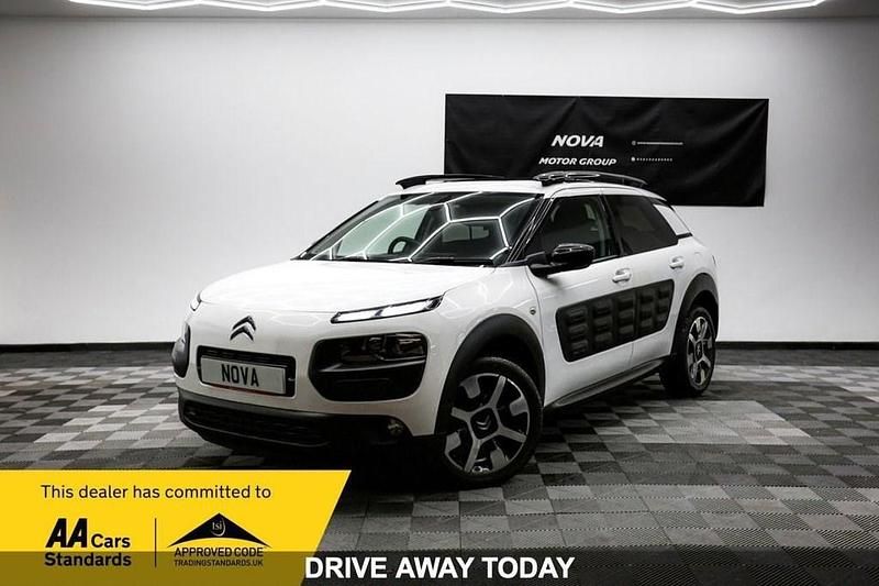 White Used 2017 Citroën C4 Cactus Flair Hatchback | £6,159 (Fair price) - Image 1/4