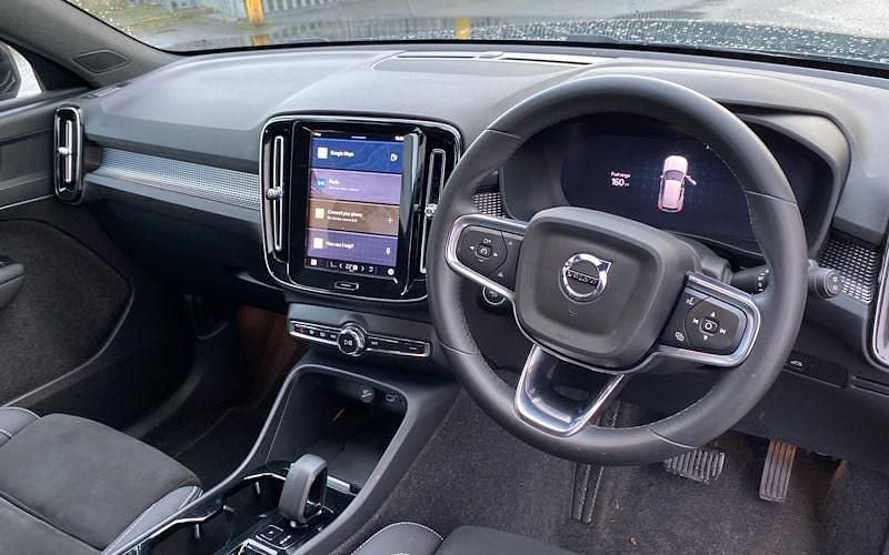 Used Volvo XC40 Plus 197 HP (144 kW) 2026 SUV