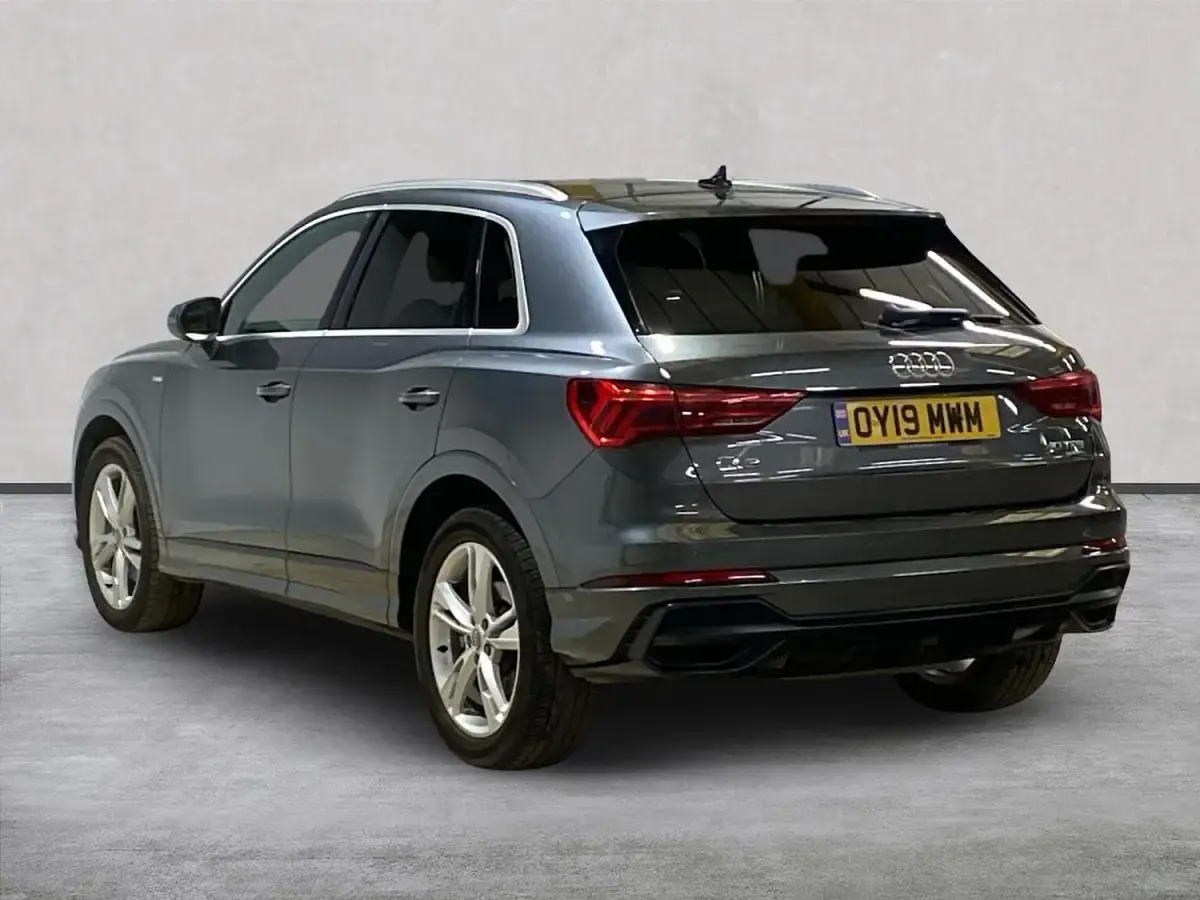 Używany Audi Q3 S-Line 190 KM (139 kW) 2019 Szary SUV