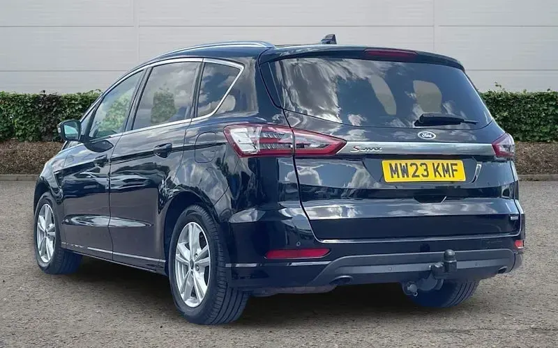 Used Ford S-MAX Titanium 190 HP (139 kW) 2022 Black MPV