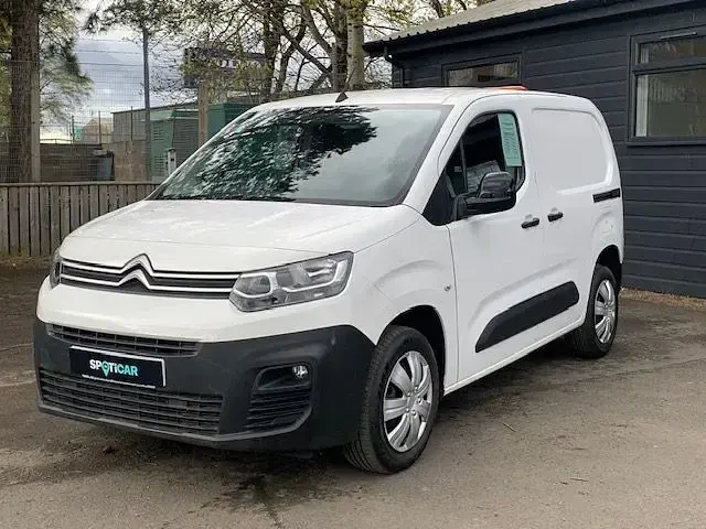 Used Citroën Berlingo 100 HP (73 kW) 2022 White MPV