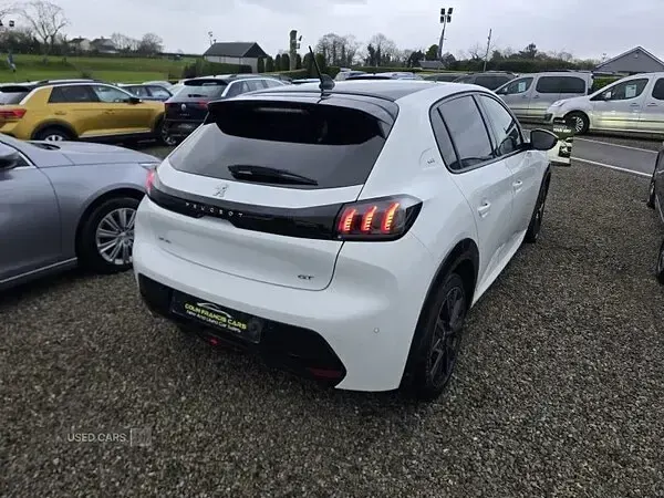 Used Peugeot 208 GTi 100 HP (73 kW) 2023 White Hatchback