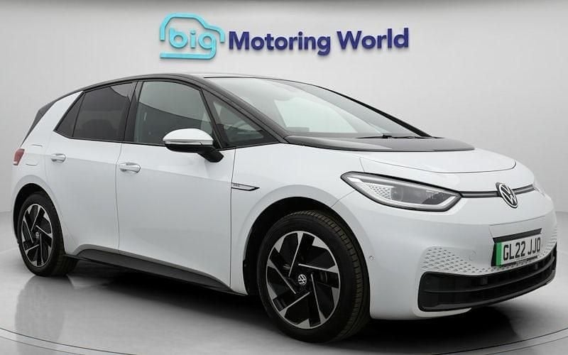 Used 2022 VW ID.3 Pro Performance Hatchback | £17,800 (A bit pricey) - Image 1/4