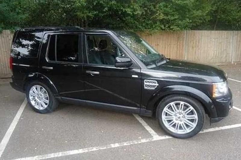 Black Used 2010 Land Rover Discovery 4 HSE SUV | £6,495 (Fair price) - Image 1/1