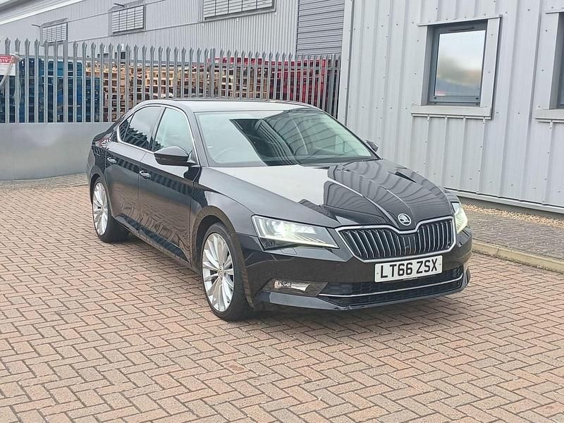 Used Skoda Superb SE L Executive 220 HP (161 kW) 2016 Black Hatchback