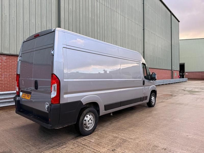 Usado Citroën Relay 140 HP (102 kW) 2023 Cinzento Van