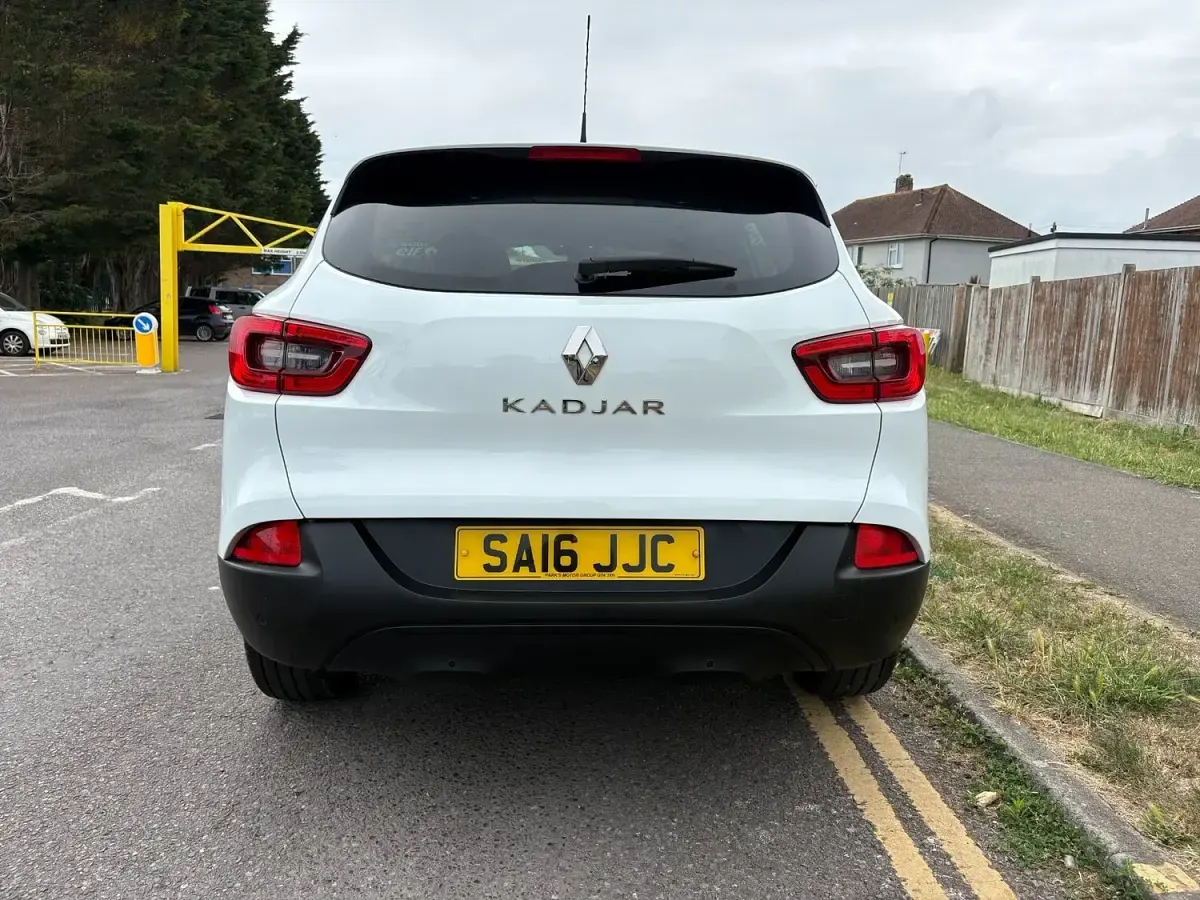 Used Renault Kadjar Dynamique 130 HP (95 kW) 2016 White SUV