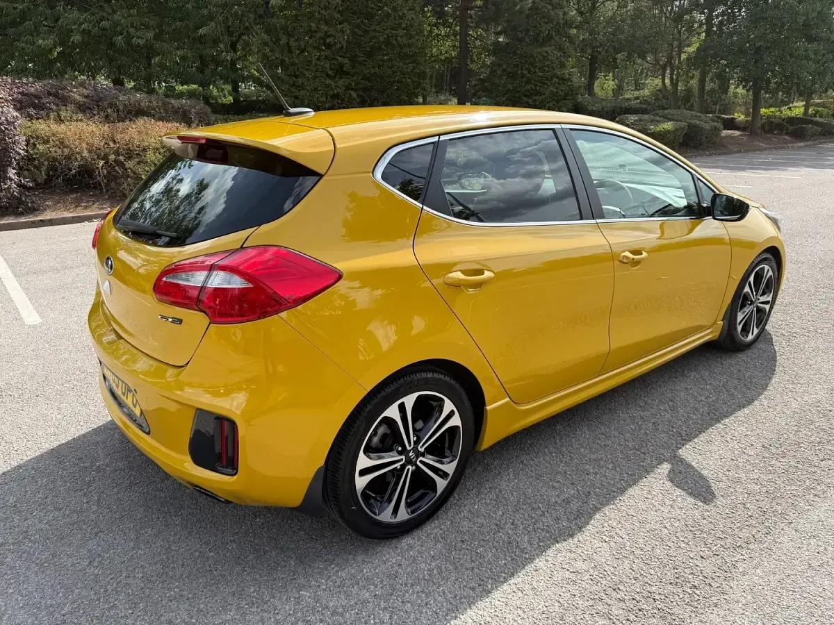 Used Kia Ceed GT-Line 2015 Yellow Hatchback