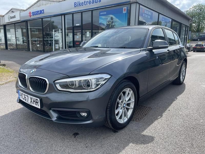 Begagnad BMW 116 Impressive 2017 Grå Halvkombi