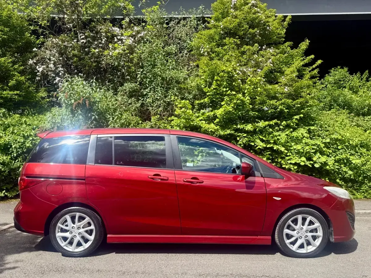 Usado Mazda 5 Inclusive 150 HP (110 kW) 2011 Vermelho Monovolume