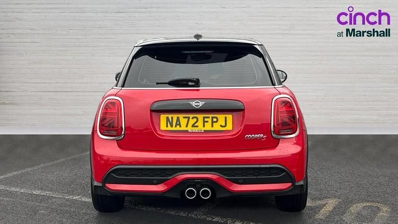 Used Mini Cooper S Exclusive 178 HP (130 kW) 2022 Red Hatchback