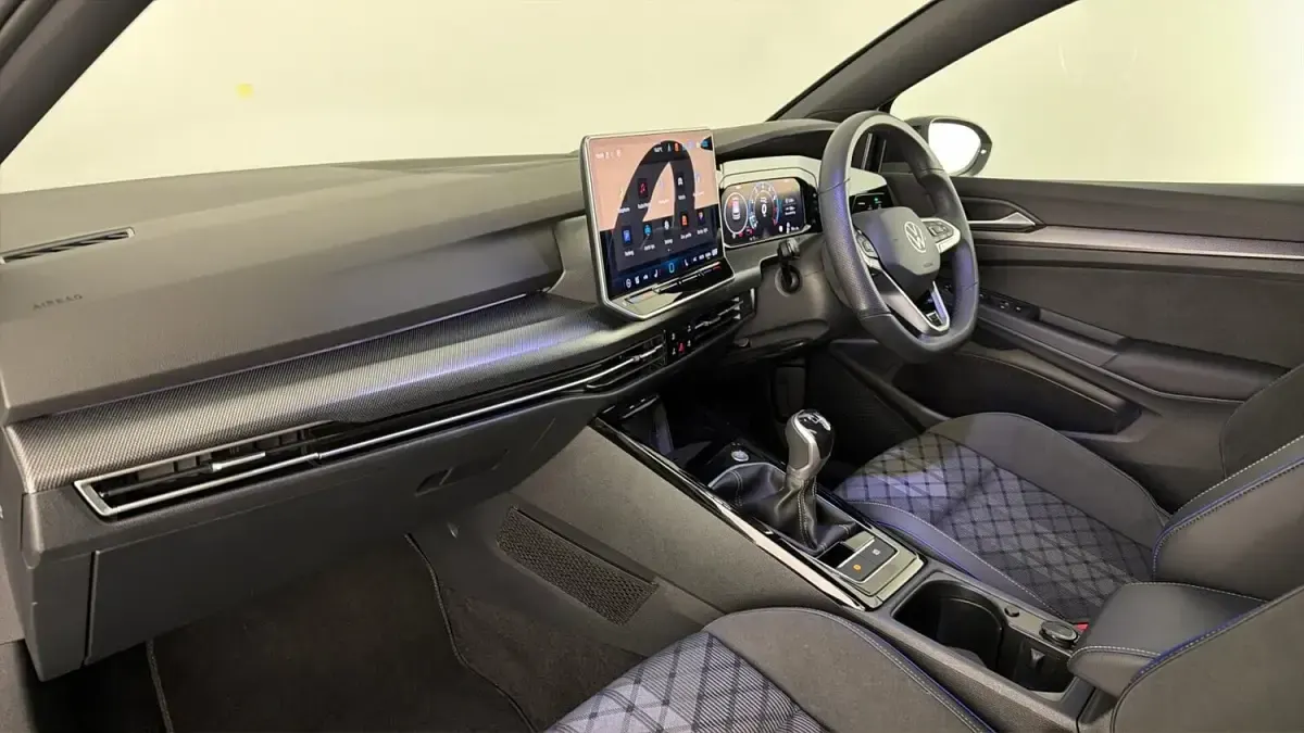 Used VW Golf VIII R-line 150 HP (110 kW) 2025 Grenadilla black Hatchback