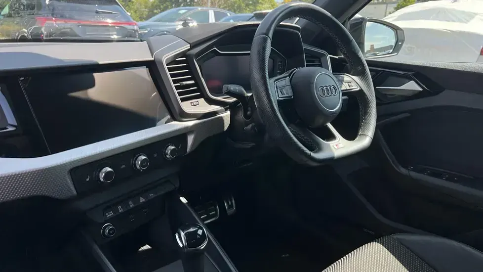 Used Audi A1 Black Edition 150 HP (110 kW) 2024 White SUV