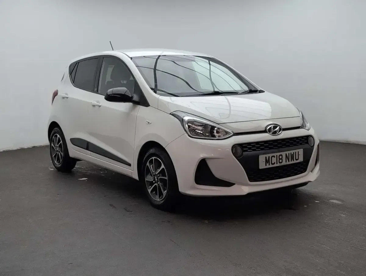 Used Hyundai i10 GO! 67 HP (49 kW) 2018 White Hatchback