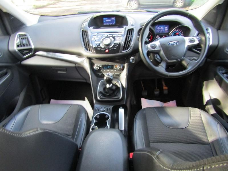 Used Ford Kuga Titanium 180 HP (132 kW) 2015 White SUV