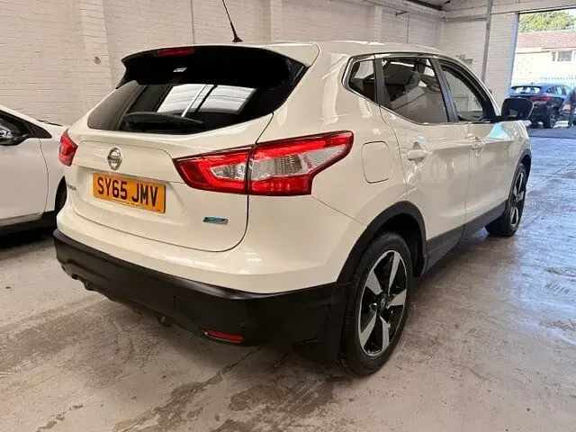 Used Nissan Qashqai N-TEC 110 HP (80 kW) 2015 White SUV
