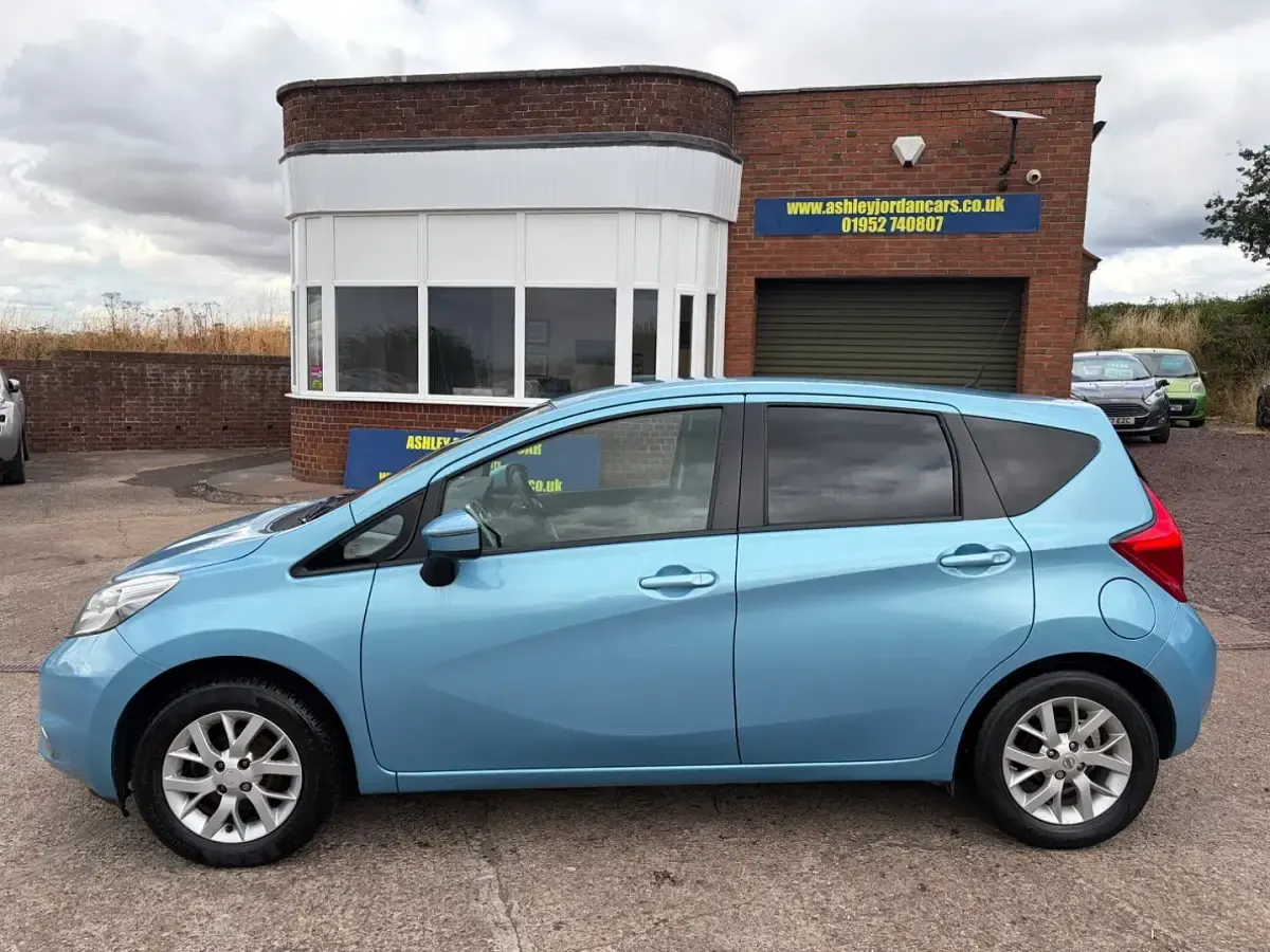 Used Nissan Note Acenta Premium 80 HP (58 kW) 2017 Blue Hatchback