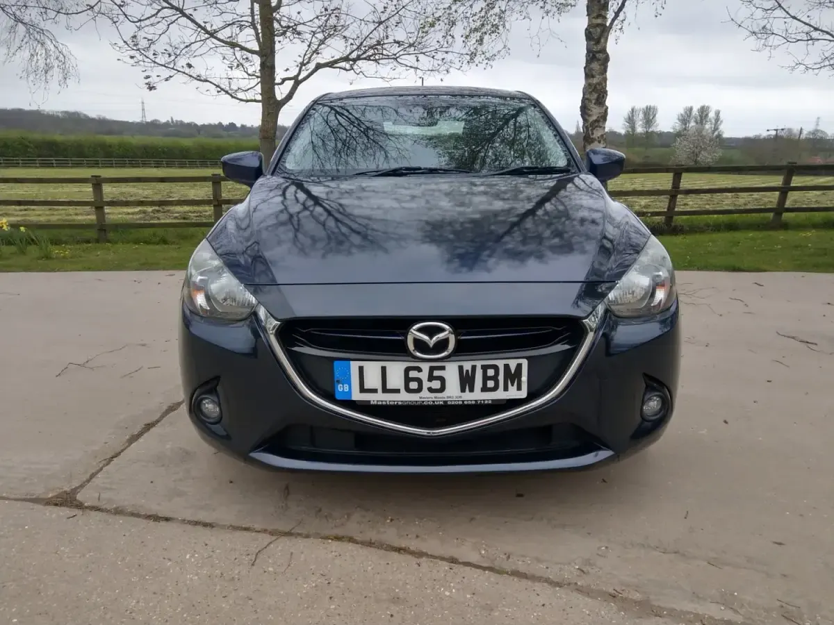 Usado Mazda 2 Inclusive 2016 Azul Citadino