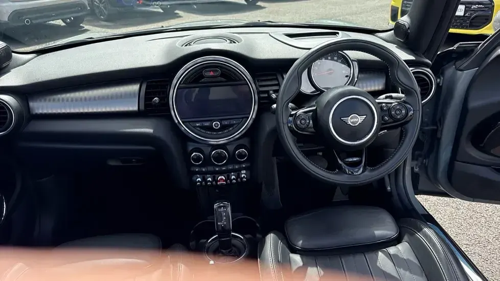 Used Mini Cooper Exclusive 134 HP (98 kW) 2019 Grey Hatchback