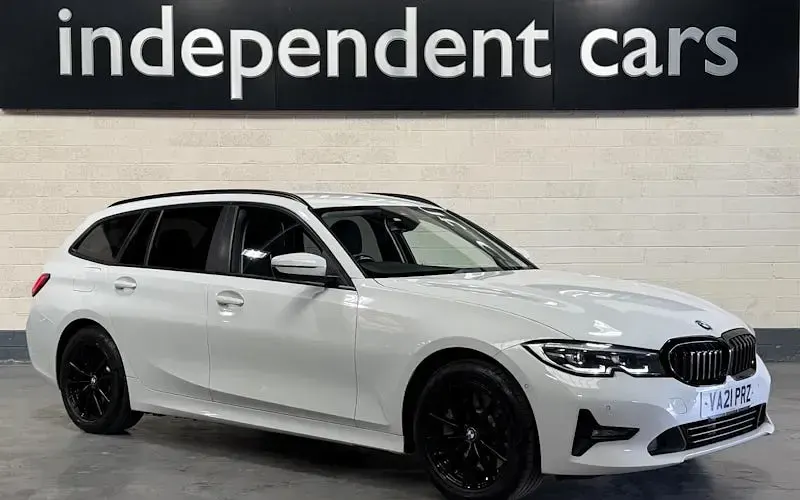 Used BMW 330e 292 HP (214 kW) 2021 White Estate