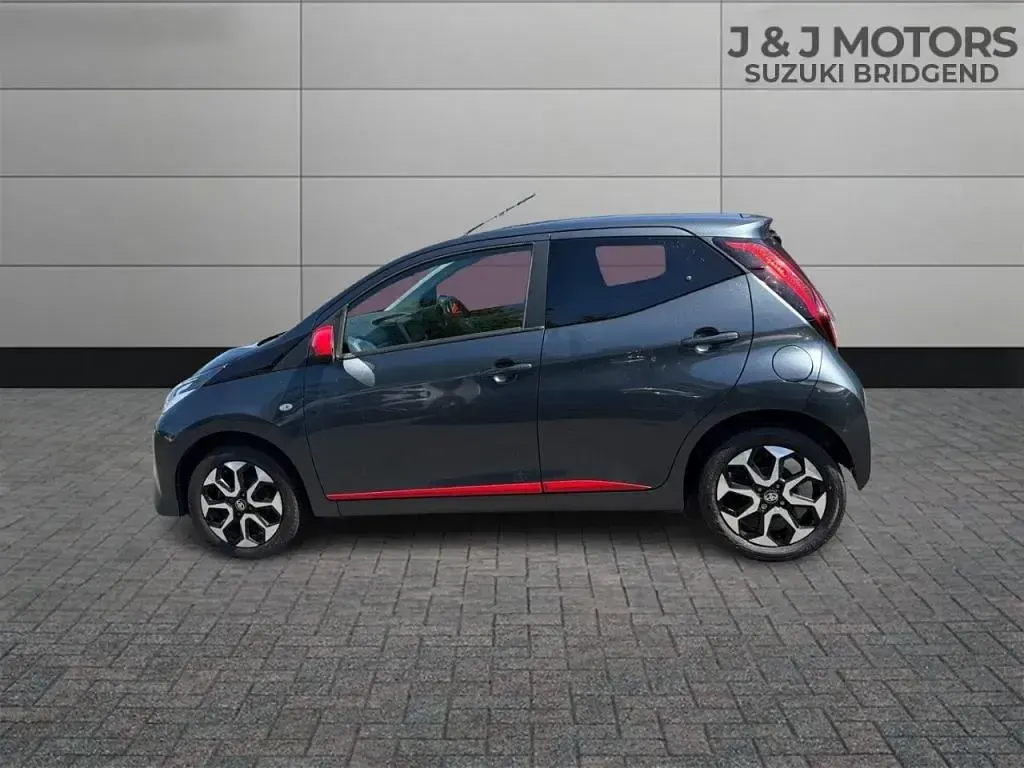 Used Toyota Aygo Trend 72 HP (52 kW) 2019 Grey Hatchback