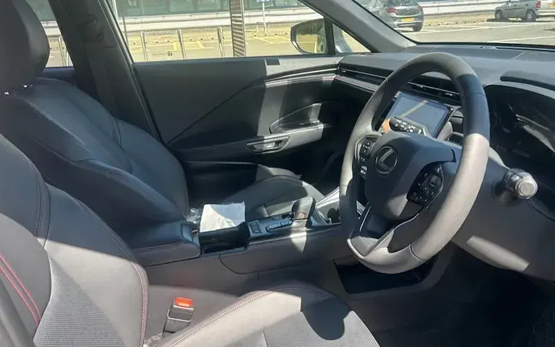 Used Lexus LBX 136 HP (100 kW) 2025 Silver SUV