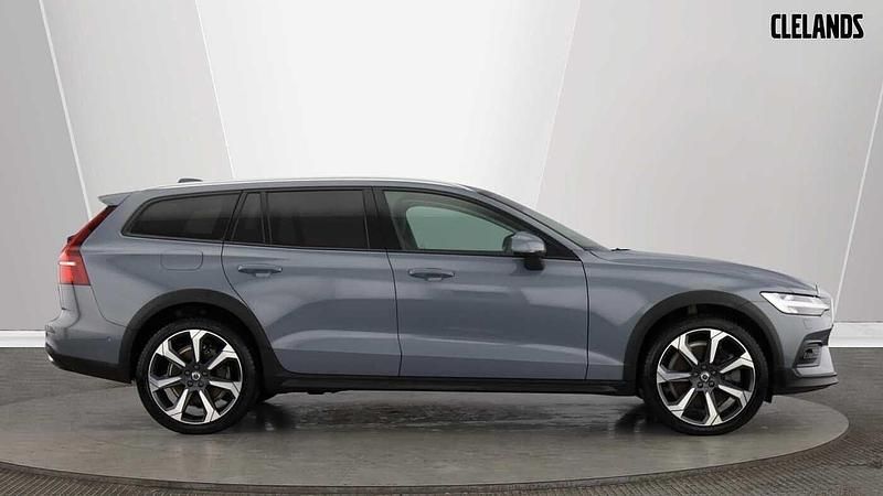 Used Volvo V60 CC Ultimate 2023 Grey Estate