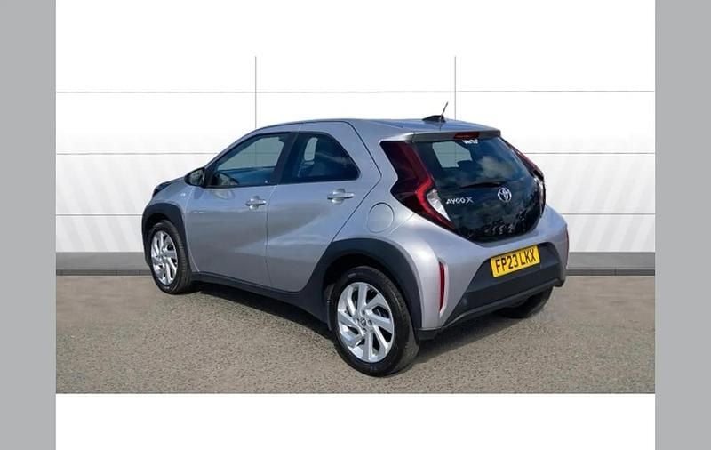 Used Toyota Aygo X PURE 72 HP (52 kW) 2023 Silver SUV