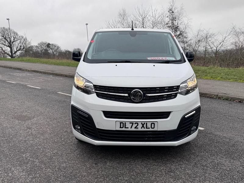 Used Vauxhall Vivaro 145 HP (106 kW) 2023 White MPV