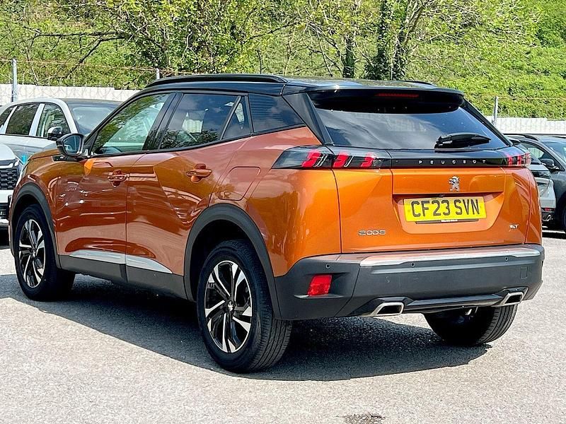 Used Peugeot 2008 GT 129 HP (94 kW) 2023 Orange SUV