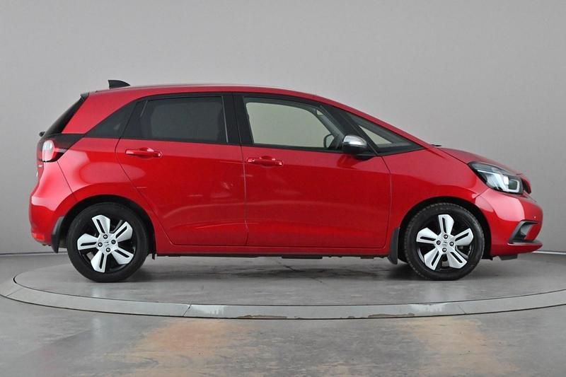 Used Honda Jazz Hybrid 109 HP (80 kW) 2022 Red Hatchback