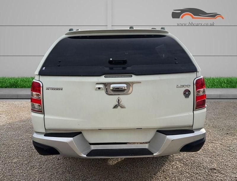 Used Mitsubishi L200 2016 White Pickup