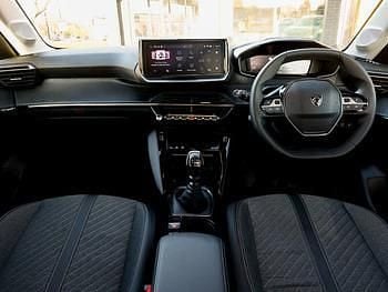 Used Peugeot 208 Allure 101 HP (74 kW) 2025 Yellow Hatchback