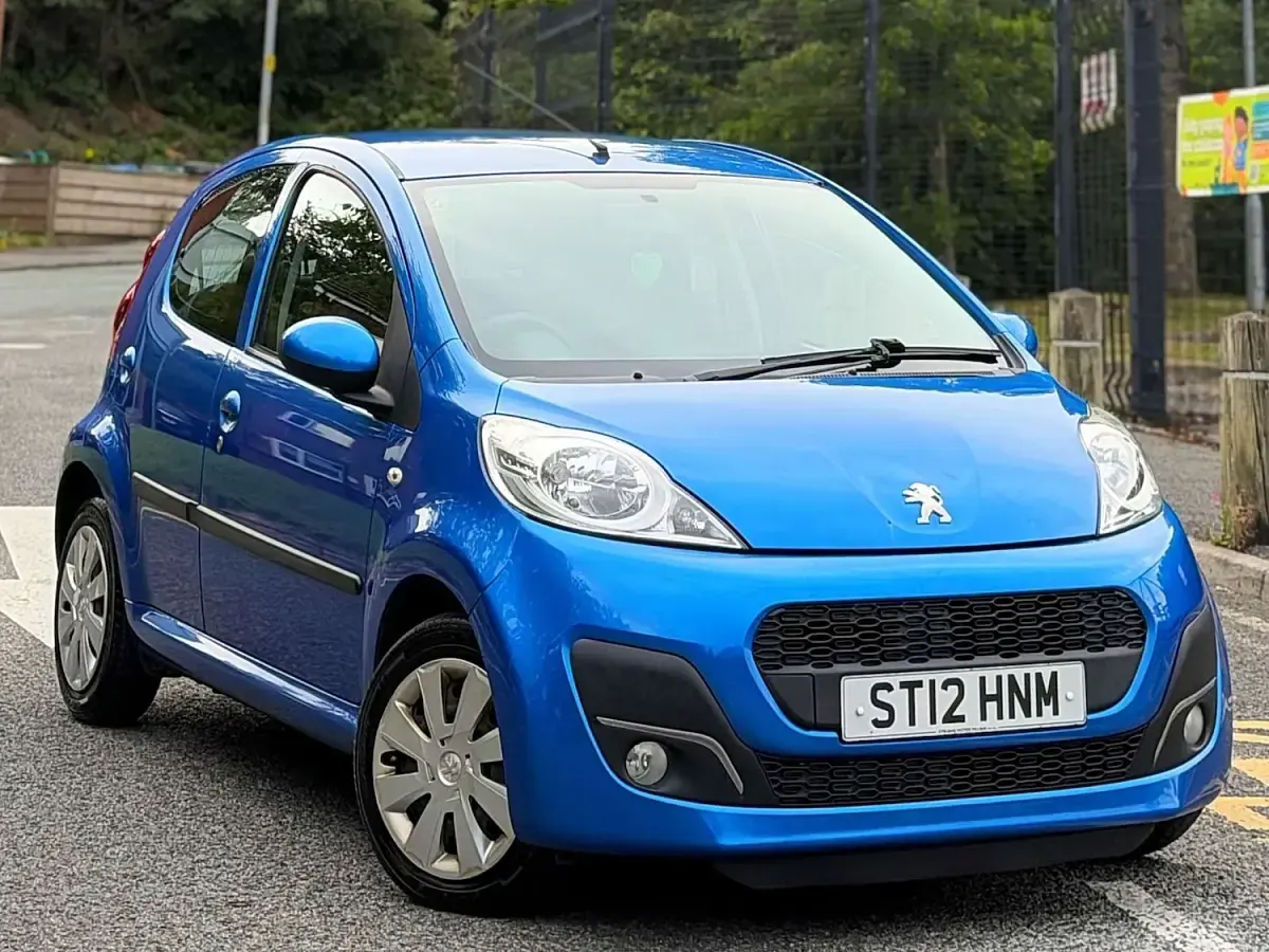 Used Peugeot 107 Active 68 HP (50 kW) 2012 Blue Hatchback