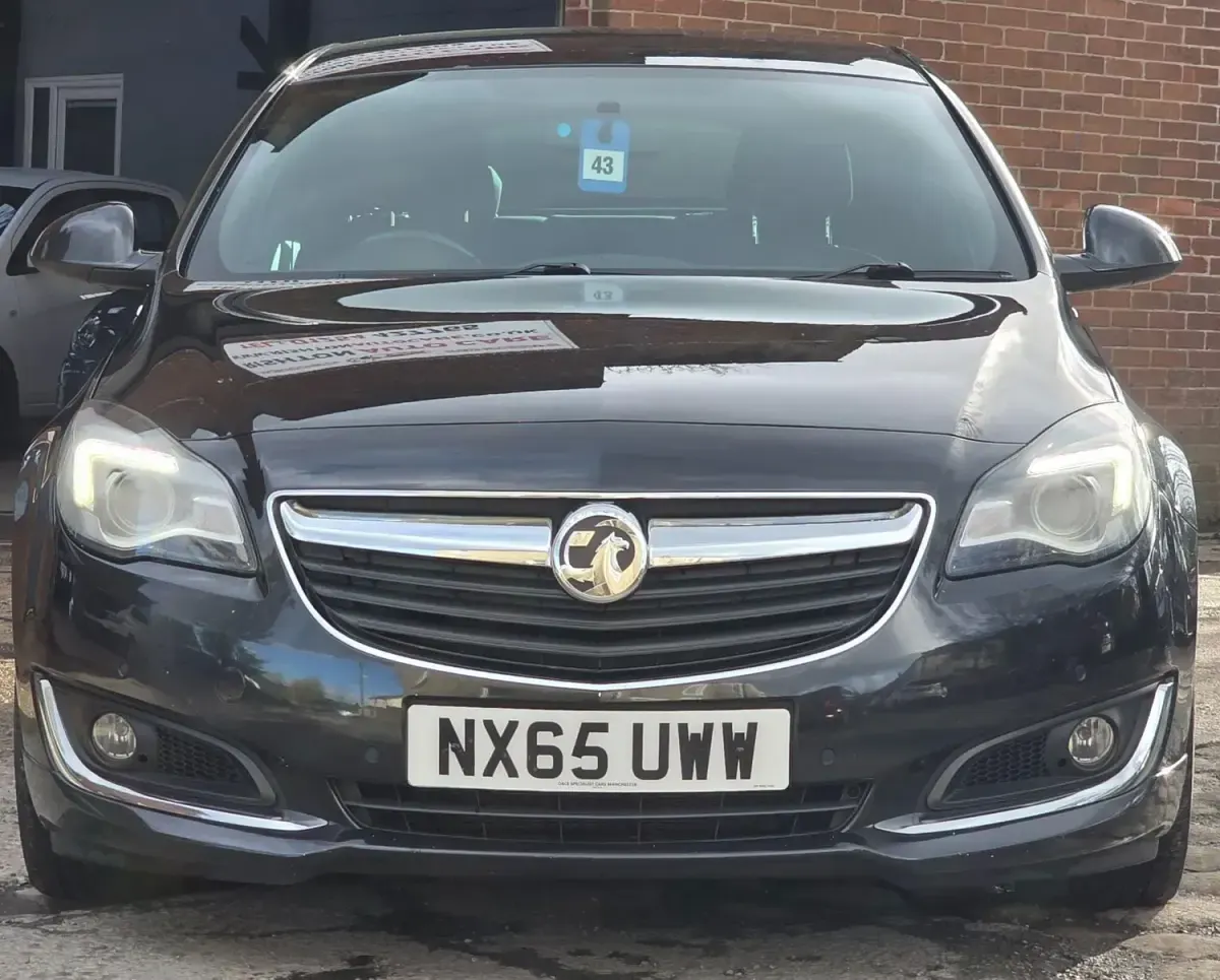 Second-hand Vauxhall Insignia SRi 163 CP (119 kW) 2015 Negru Hatchback