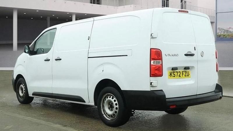 Used Vauxhall Vivaro 145 HP (106 kW) 2023 White MPV