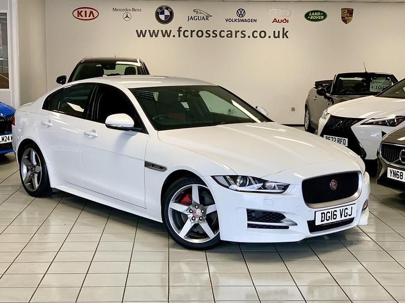 Used Jaguar XE R-Sport 180 HP (132 kW) 2016 White Sedan