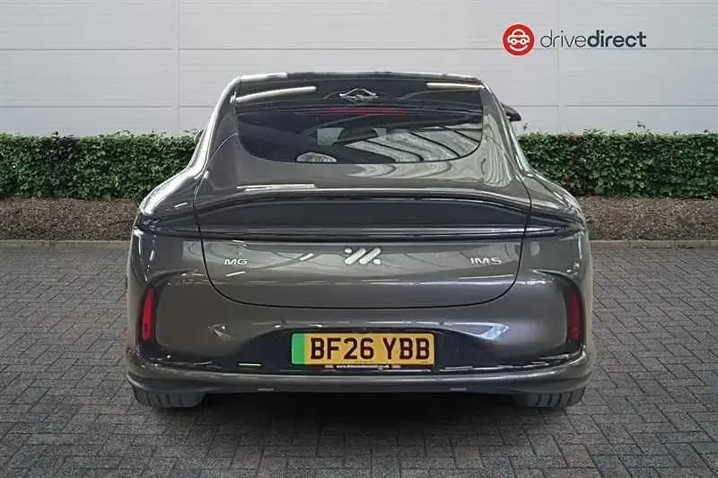 Begagnad MG IM5 216 kW (295 HK) 2026 Silver Halvkombi