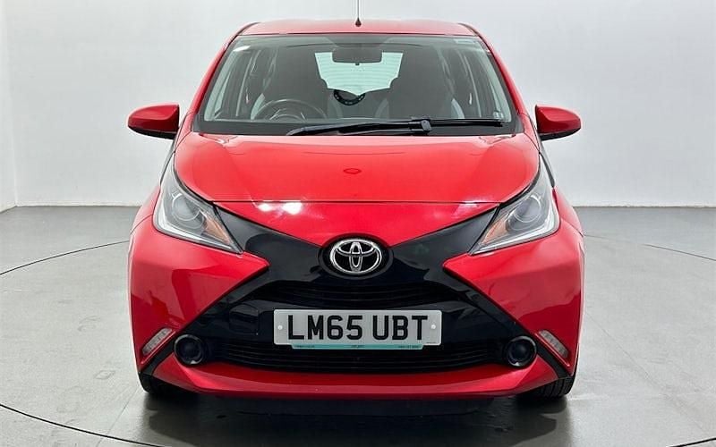 Used Toyota Aygo X-play 69 HP (50 kW) 2018 Hatchback
